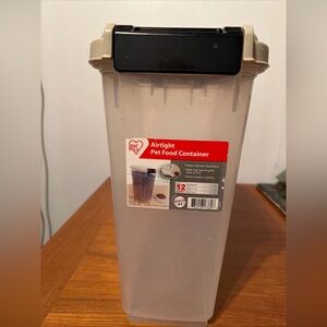 Airtight Pet Food Storage Container 12 Quart Easy Open/ Convenient Shape